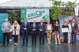 Spotkanie z uroczystej gali z udziałem władz państwowych, przedstawicieli Wojewódzkiego Funduszu Ochrony Środowiska i Gospodarki Wodnej, Dyrekcji oraz przedstawicieli szkół, która odbyła się w siedzibie Zespołu Pieśni i Tańca "Śląsk" w Koszęcinie.